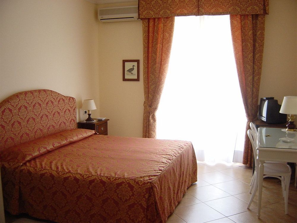 מרינה די פיאטרסנטה Hotel Verdemare מראה חיצוני תמונה