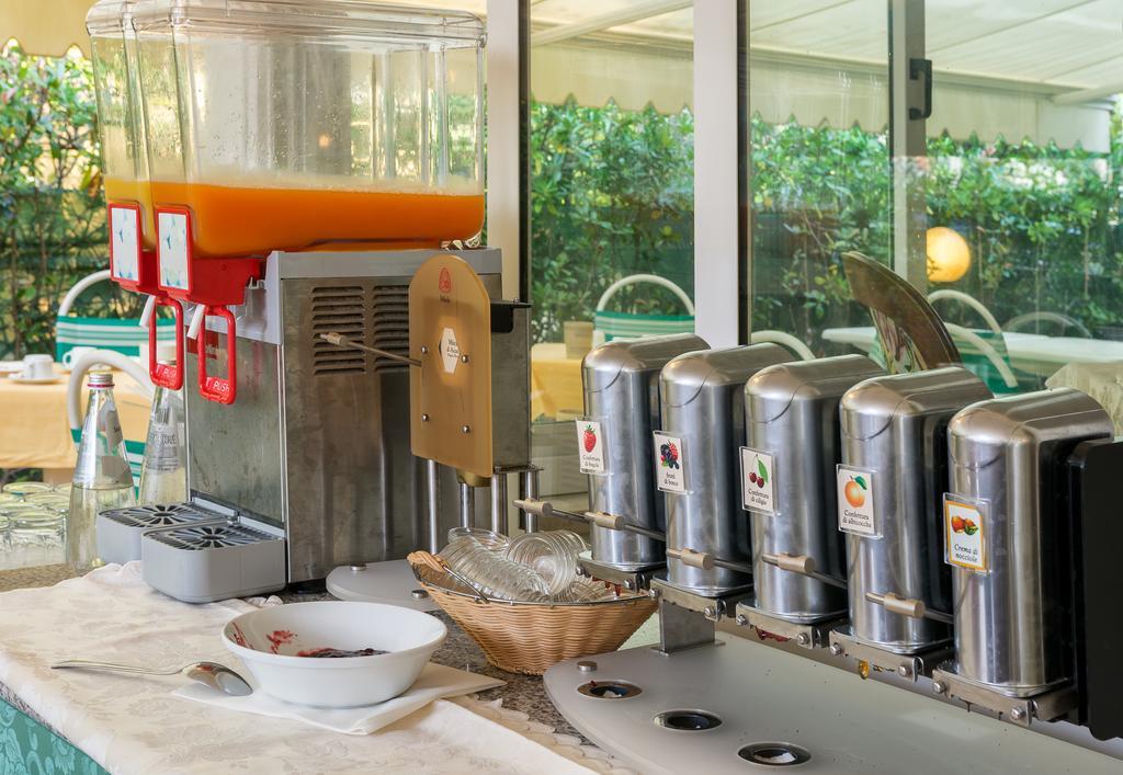 מרינה די פיאטרסנטה Hotel Verdemare מראה חיצוני תמונה