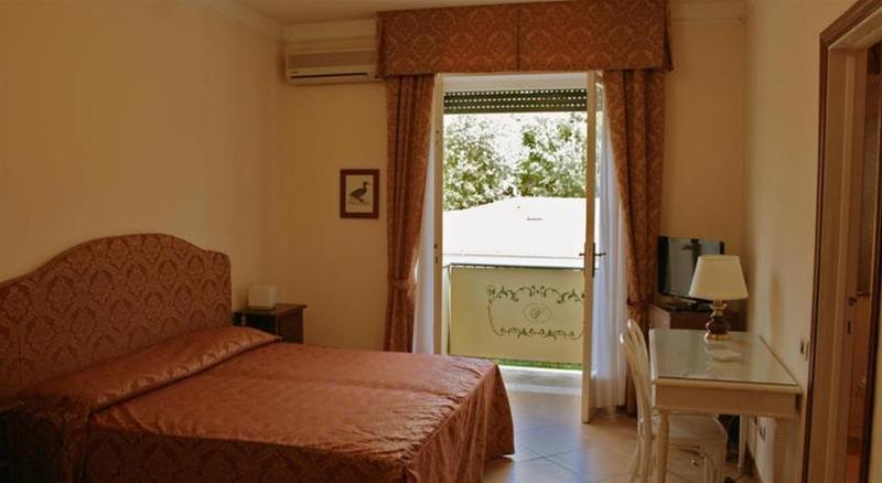 מרינה די פיאטרסנטה Hotel Verdemare מראה חיצוני תמונה