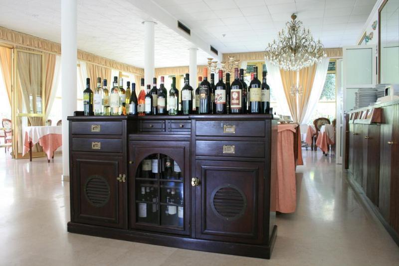 מרינה די פיאטרסנטה Hotel Verdemare מראה חיצוני תמונה